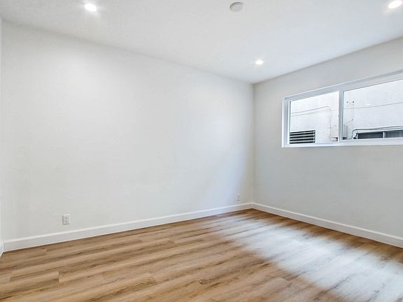 5th image of 514 N Hayworth Ave #4213584