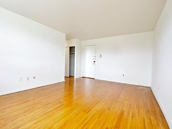 5th image of 730 Stella Maris St #102