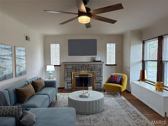 4th image of 9101 Flores Dr