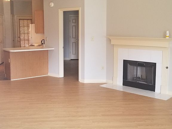 2nd image of 1233 Brady Hollow Ln