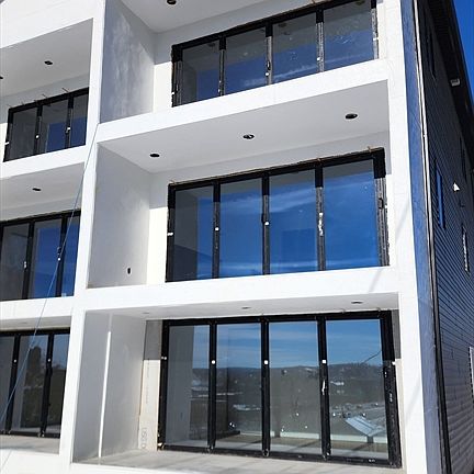 2nd image of 47 Laurel St