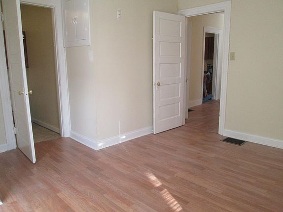 5th image of 815 11th Ave
