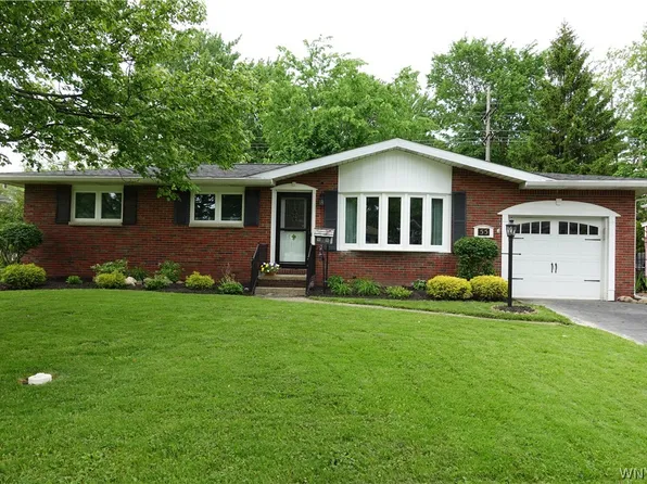55 Byrd Dr, Hamburg, NY 14075