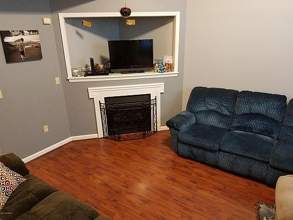 4th image of 4971 Bell Ave