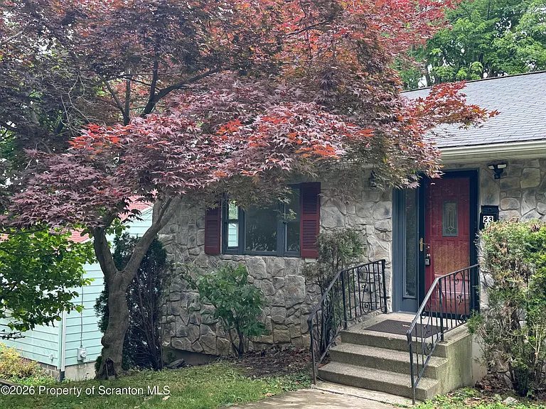 23 E Mountain Rd #A — Photo 2