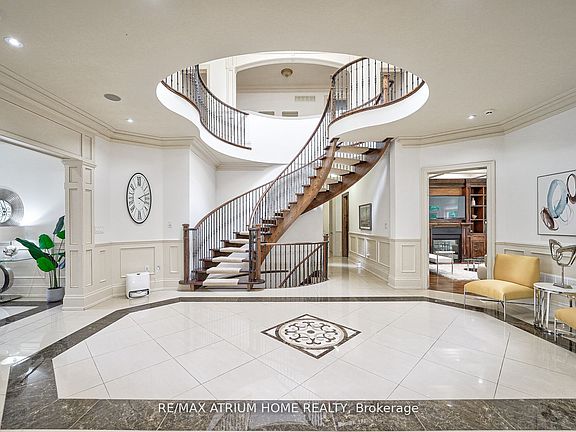 3rd image of 18 Heathcote Ave