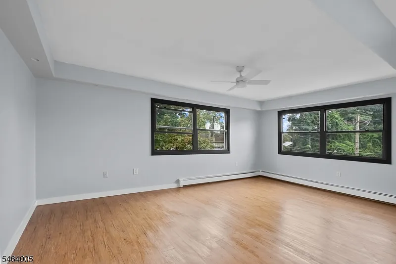 2 bed, 1.0 bath, $2,100 — Photo 3