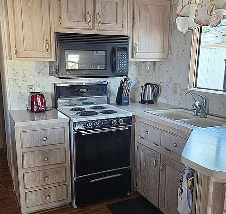 5th image of 270 N Clark Rd #104