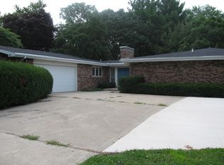 605 Courtland St, Saybrook, IL 61770