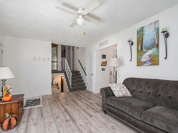 5th image of 23571 Ironwood Dr