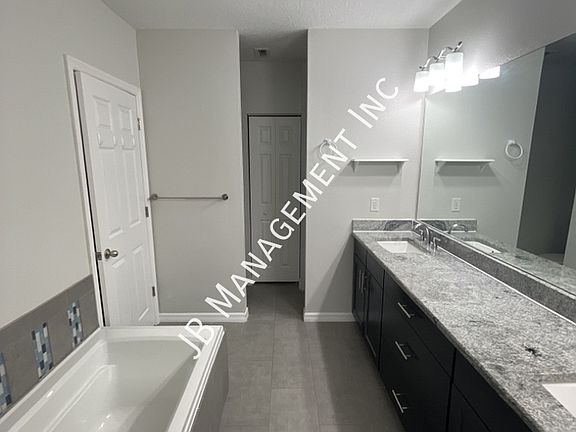 5th image of 215 Washington Ave