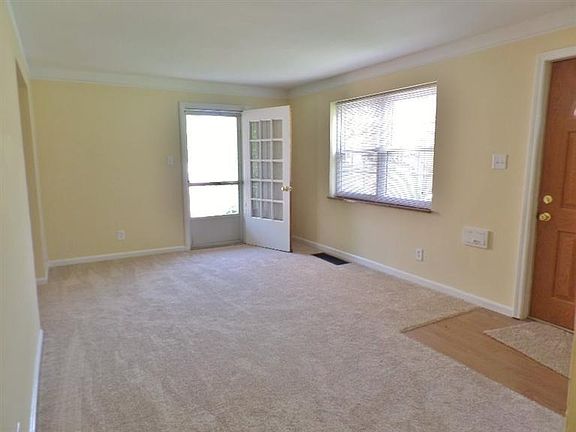 5th image of 4227 Delridge Dr