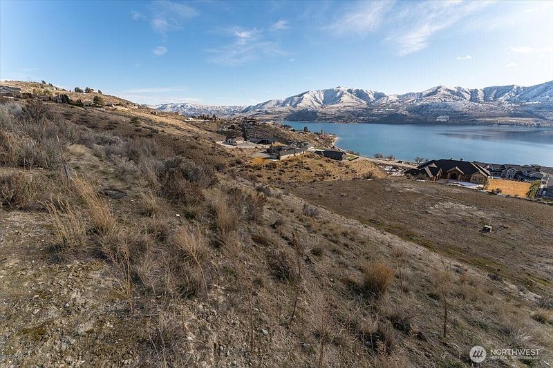 5th image of 270 Crystal View Drive