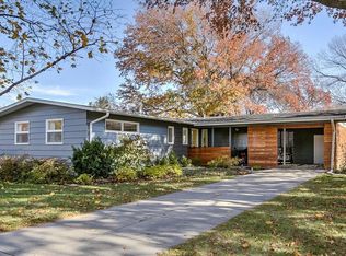 1020 Robert Rd, Lincoln, NE 68510