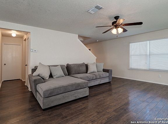4th image of 7410 Cortland Oak
