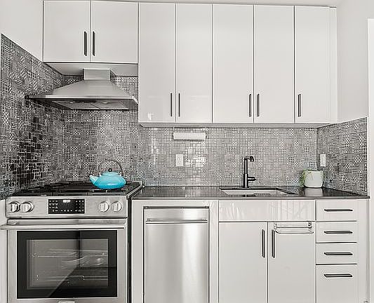5th image of 158 15th St #1B