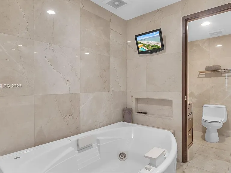 16275 Collins Ave #903 — Photo 22