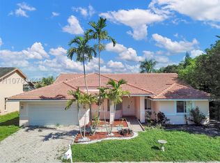 1421 SW 104th Ave, Pembroke Pines, FL 33025