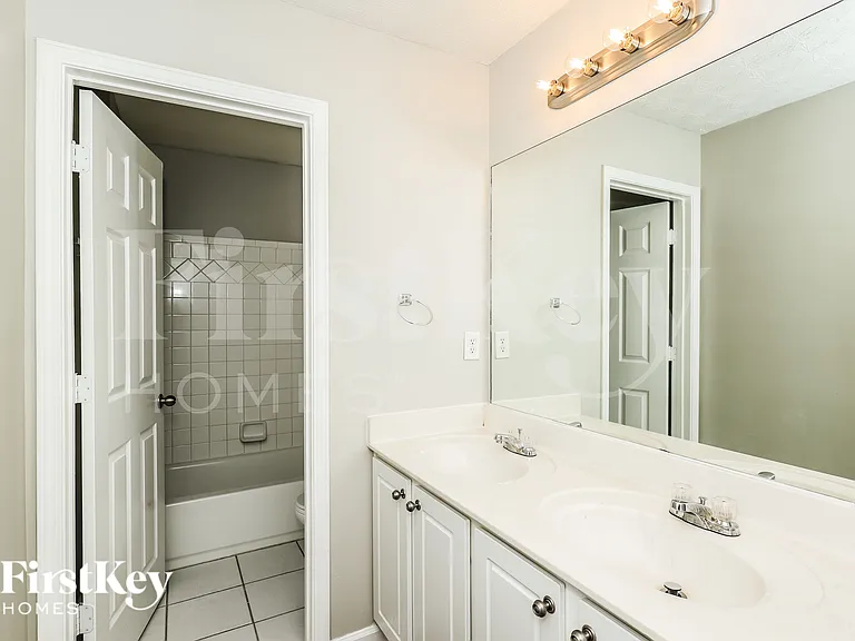 1717 Taylor Ave — Photo 13
