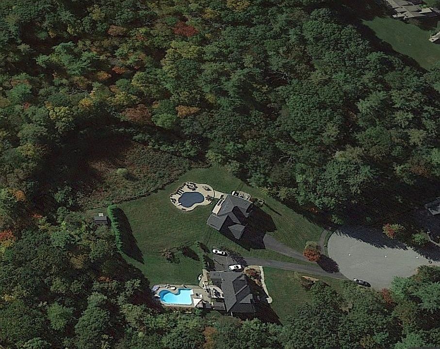2nd image of 7 Pineneedle Rd