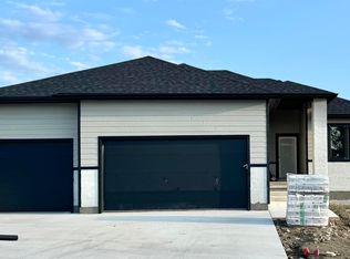 6814 Brookside Dr, Sioux City, IA 51106