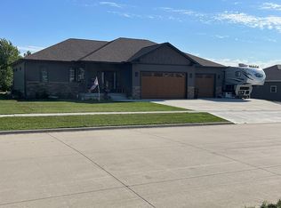 402 5th St SE, State Center, IA 50247