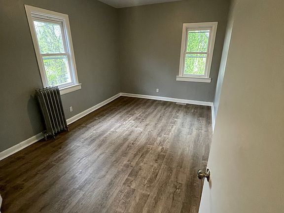 4th image of 325 N Grove St #2F