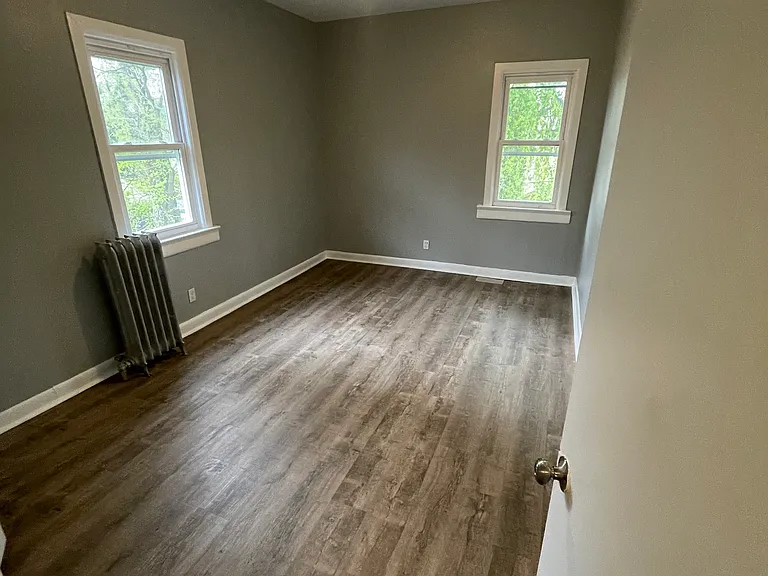 325 N Grove St #2F — Photo 4