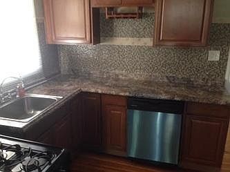 2nd image of 246 Ontario St #1