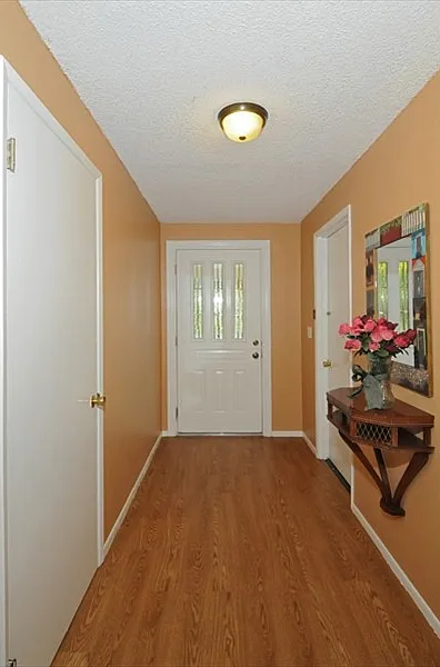 4 bed, 1810 sqft, $900 — Photo 3