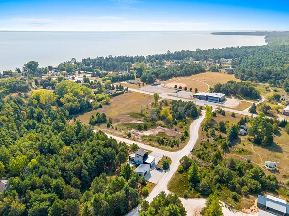 3360 N Sunrise Dunes Cir, Sturgeon Bay, WI 54235