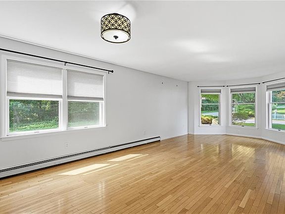 5th image of 2 Lafayette Dr