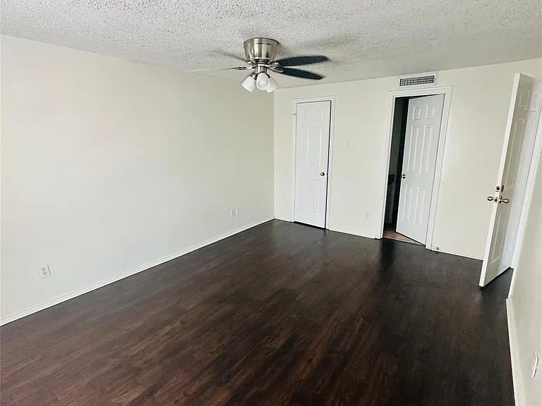2401 Leon St #307 — Photo 15