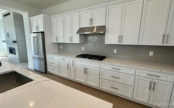 3rd image of 968 Promenade Drive