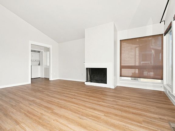 4th image of 3420 25th Ave W APT D