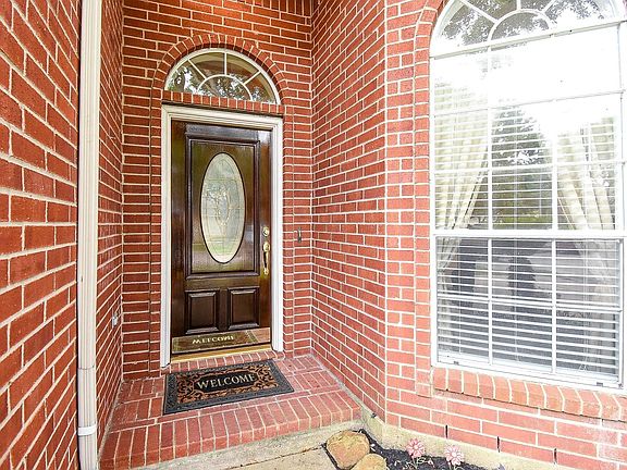 2nd image of 1727 Maryvale Dr