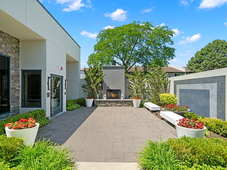 Residences at Arlington Heights — Photo 33