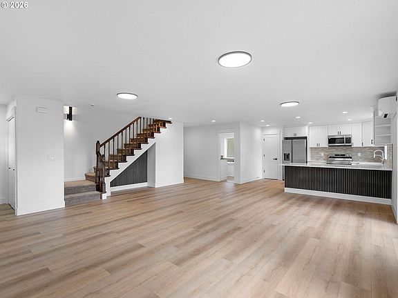 4th image of 220 Hanson Rd