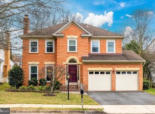 3534 Armfield Farm Dr, Chantilly, VA 20151