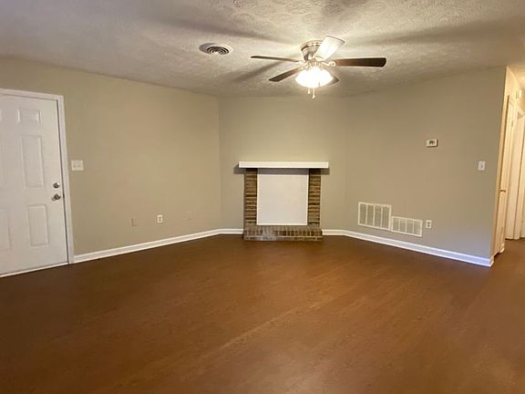 3rd image of 175 Laurie Dr #177