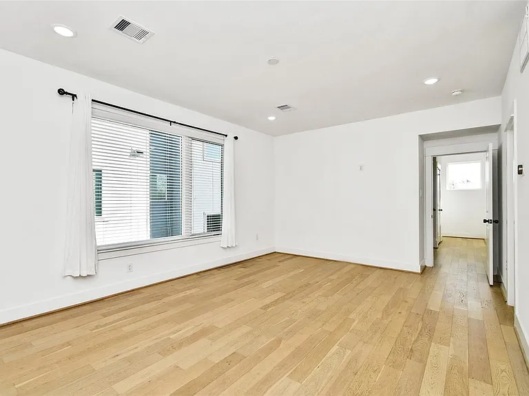 208 N York St #B — Photo 17