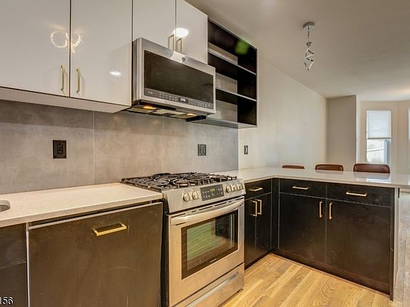 3rd image of 623 38th St Floor 2