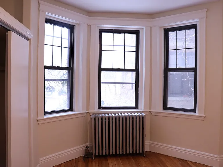 56 Queensberry St #7 — Photo 3