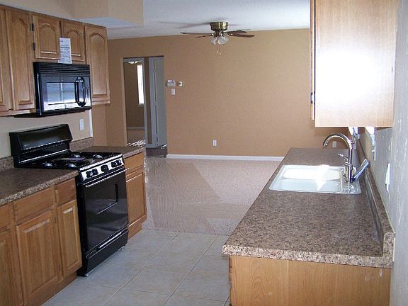 2nd image of 505 Valentine Ln