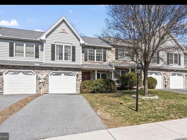 10 Lenox Ct