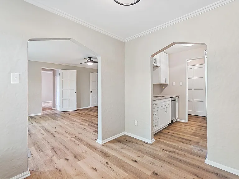 1211 Far Hills Ave #211 — Photo 6