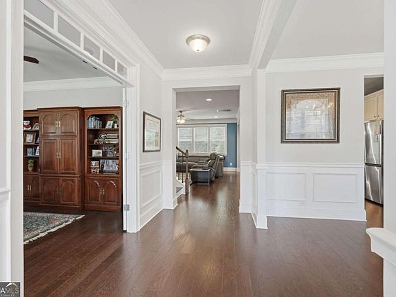 2nd image of 5225 Mirror Lake Dr