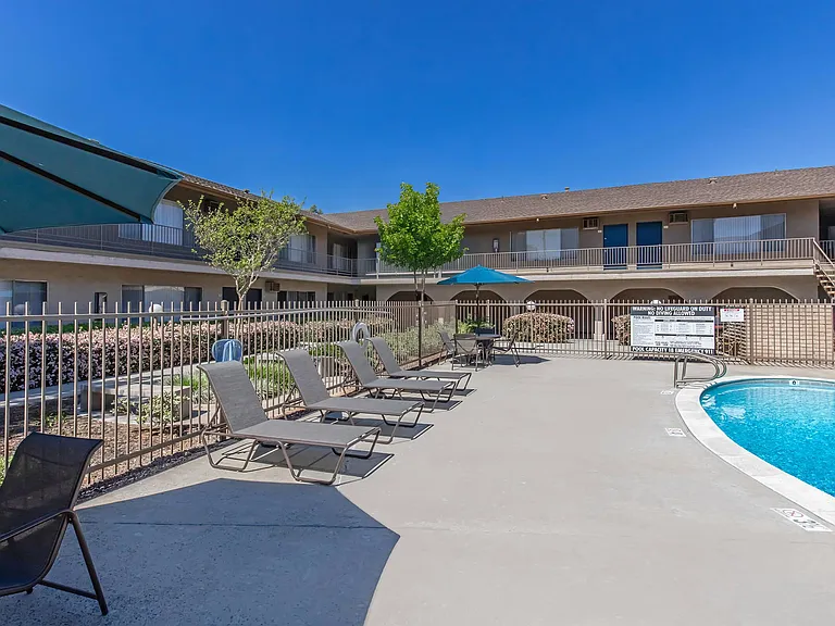 Buena La Vista Apartment Homes — Photo 12