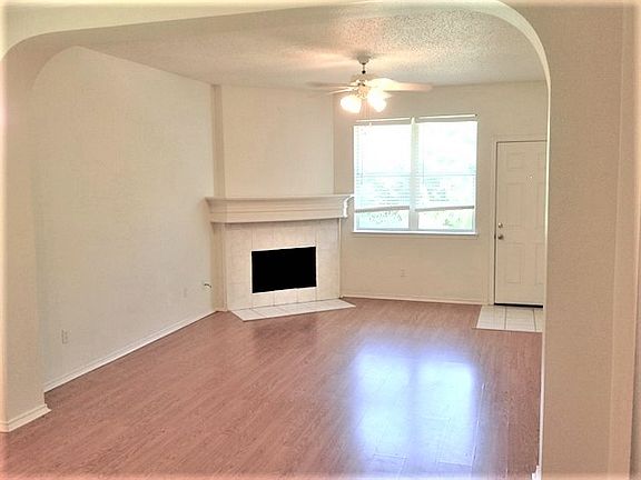 5th image of 305 Stell Ave