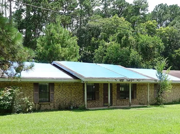 706 Avenue A, Huntington, TX 75949